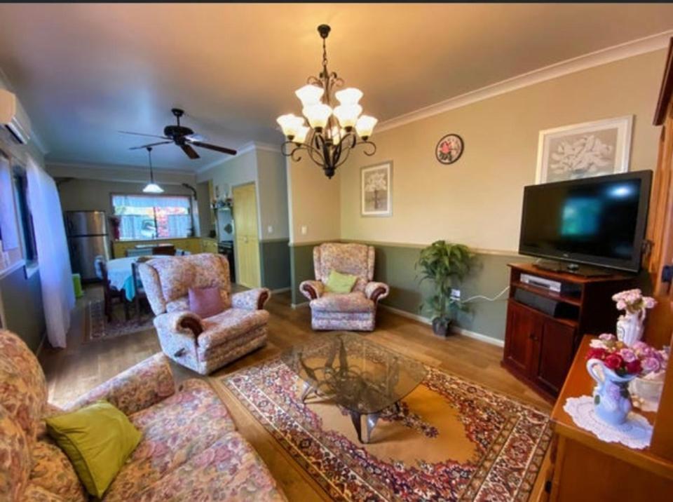 Golden Lace B&B Sarina Exteriér fotografie